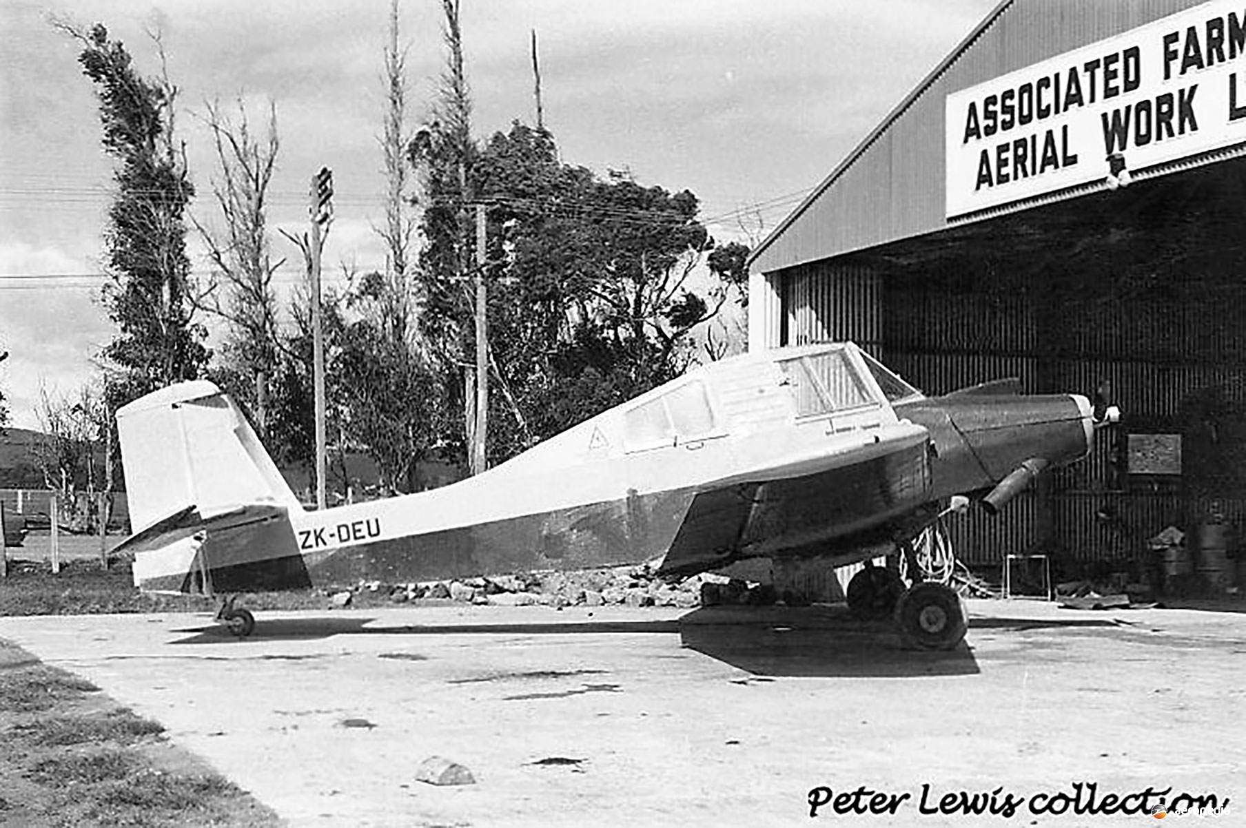 Auster B8 Agricola · Aeropedia The Encyclopedia of Aircraft David C. Eyre