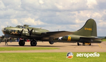 BOEING B-17 FORTRESS